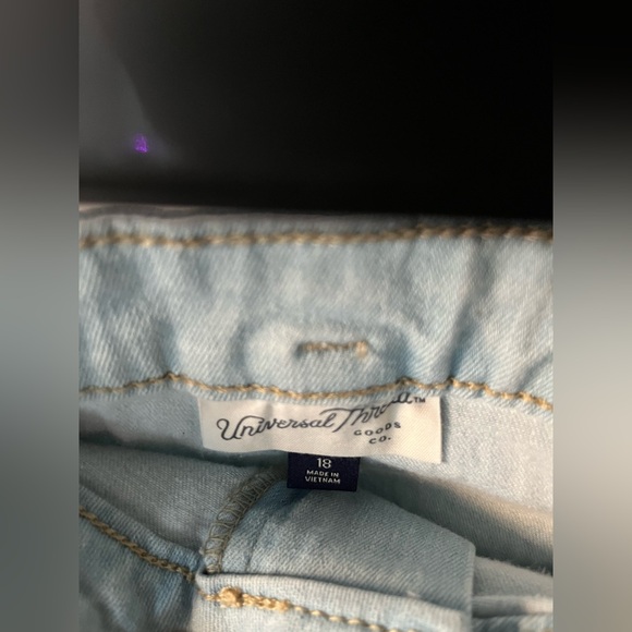 Universal Thread - Jeans - Picture 6 of 11